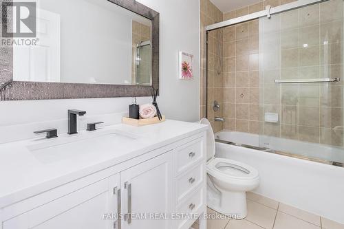 13313 Bathurst Street, Richmond Hill (Oak Ridges), ON - Indoor Photo Showing Bathroom