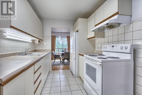 45 - 11 Plaisance Road, Richmond Hill (North Richvale), ON - Indoor Photo Showing Kitchen With Double Sink