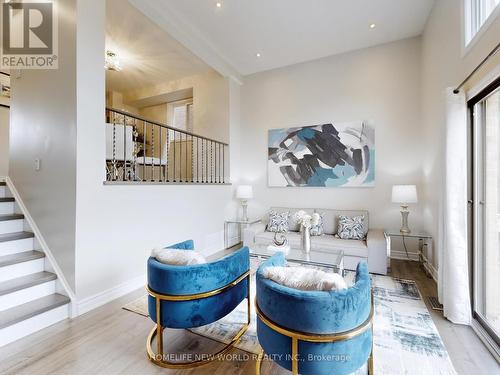 95 Cottonwood Court, Markham, ON - Indoor Photo Showing Living Room