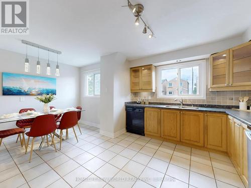 95 Cottonwood Court, Markham, ON - Indoor Photo Showing Kitchen With Double Sink