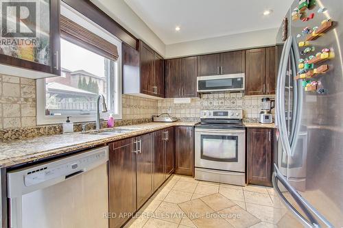 64 Metcalfe Drive, Bradford West Gwillimbury, ON - Indoor Photo Showing Kitchen With Stainless Steel Kitchen