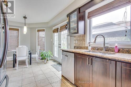 64 Metcalfe Drive, Bradford West Gwillimbury (Bradford), ON - Indoor Photo Showing Kitchen With Double Sink