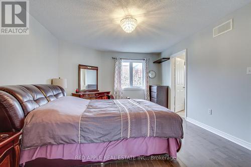 64 Metcalfe Drive, Bradford West Gwillimbury (Bradford), ON - Indoor Photo Showing Bedroom