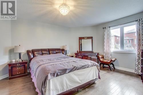 64 Metcalfe Drive, Bradford West Gwillimbury (Bradford), ON - Indoor Photo Showing Bedroom