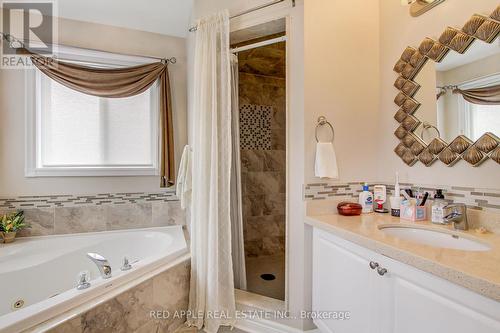 64 Metcalfe Drive, Bradford West Gwillimbury, ON - Indoor Photo Showing Bathroom