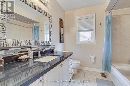 64 Metcalfe Drive, Bradford West Gwillimbury, ON - Indoor Photo Showing Bathroom