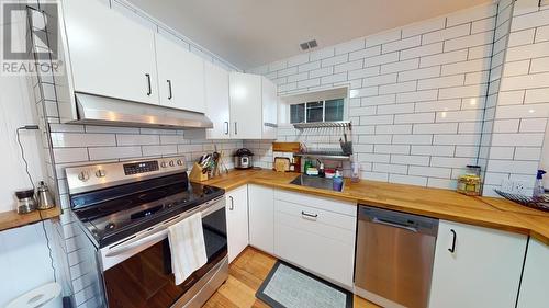 949 Milligan  Avenue, Trail, BC - Indoor Photo Showing Kitchen