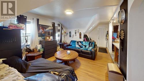 949 Milligan  Avenue, Trail, BC - Indoor Photo Showing Living Room