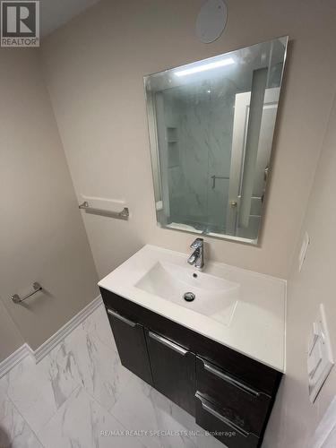 Bsmt - 5494 Tenth Line, Mississauga, ON - Indoor Photo Showing Bathroom