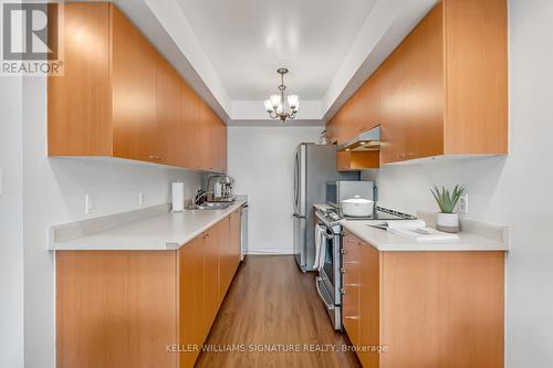 33 - 4620 Guildwood Way, Mississauga (Hurontario), ON - Indoor Photo Showing Kitchen