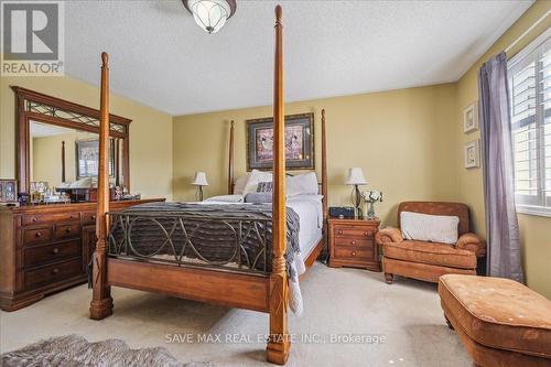 15 Balmy Way, Brampton (Vales Of Castlemore), ON - Indoor Photo Showing Bedroom