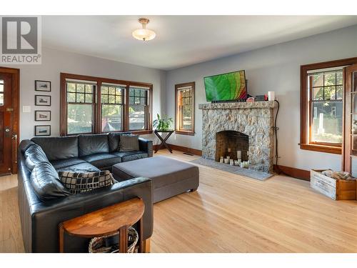 1894 Abbott Street, Kelowna, BC - Indoor Photo Showing Living Room With Fireplace