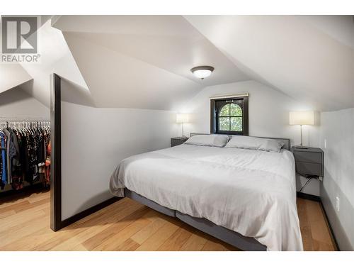 1894 Abbott Street, Kelowna, BC - Indoor Photo Showing Bedroom