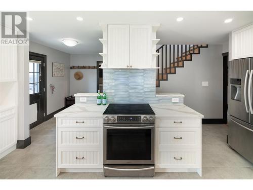 1894 Abbott Street, Kelowna, BC - Indoor Photo Showing Kitchen