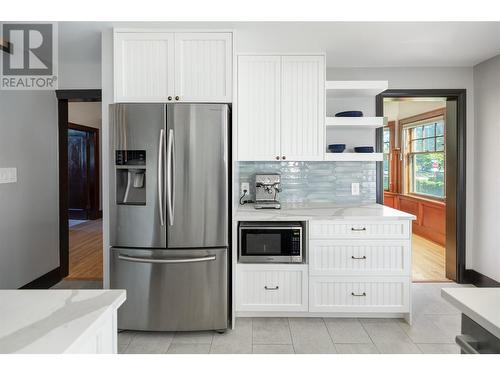 1894 Abbott Street, Kelowna, BC - Indoor Photo Showing Kitchen