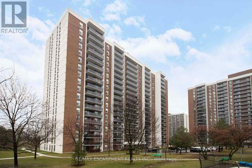 1602 - 21 Knightsbridge Road, Brampton (Queen Street Corridor), ON - Outdoor With Balcony With Facade