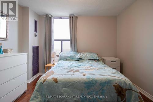 1602 - 21 Knightsbridge Road, Brampton (Queen Street Corridor), ON - Indoor Photo Showing Bedroom