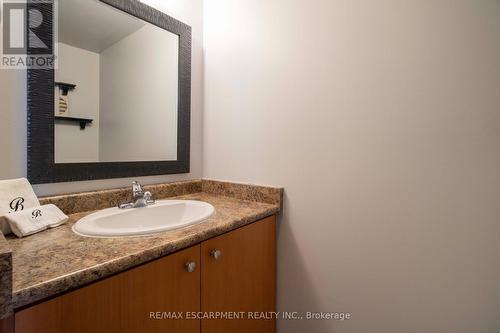 1602 - 21 Knightsbridge Road, Brampton (Queen Street Corridor), ON - Indoor Photo Showing Bathroom