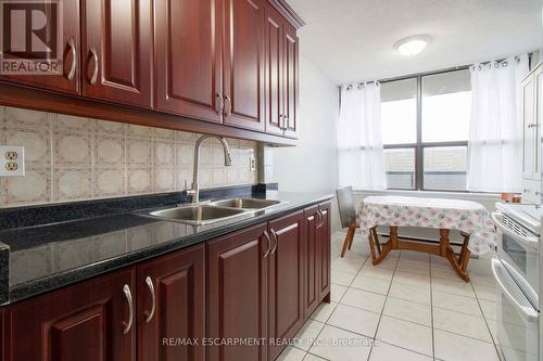 1602 - 21 Knightsbridge Road, Brampton (Queen Street Corridor), ON - Indoor Photo Showing Kitchen With Double Sink