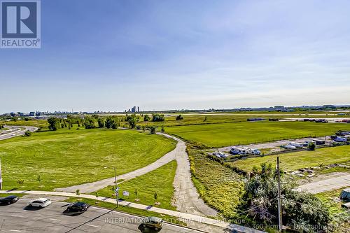 909 - 1070 Sheppard Avenue W, Toronto (York University Heights), ON - Outdoor With View