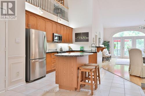 11 - 1010 Cristina Court N, Mississauga, ON - Indoor Photo Showing Kitchen