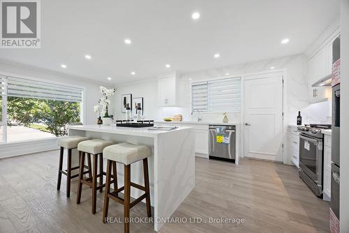 1470 Liveoak Drive, Mississauga (Lakeview), ON - Indoor Photo Showing Kitchen With Upgraded Kitchen