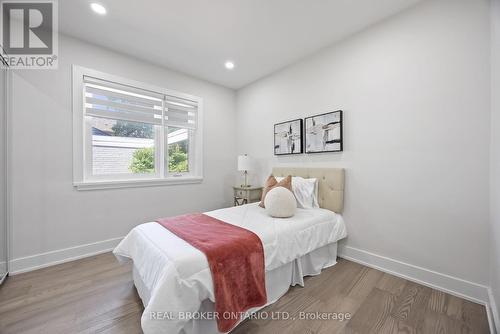 1470 Liveoak Drive, Mississauga, ON - Indoor Photo Showing Bedroom