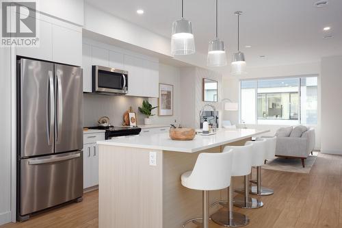 1225 Findlay Road Unit# 14, Kelowna, BC - Indoor Photo Showing Kitchen With Upgraded Kitchen