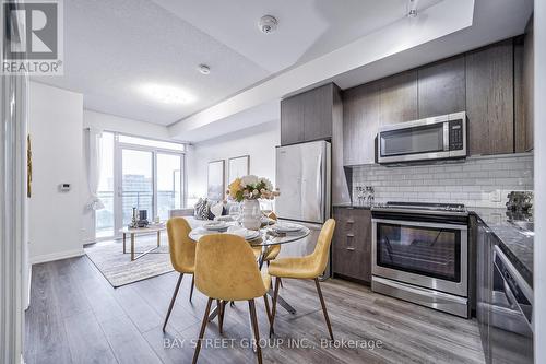 1158 - 60 Ann O'Reilly Road, Toronto (Henry Farm), ON - Indoor Photo Showing Kitchen With Upgraded Kitchen