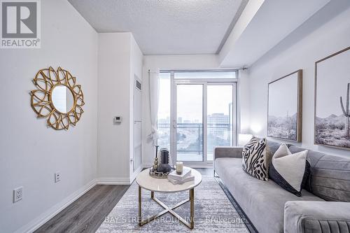 1158 - 60 Ann O'Reilly Road, Toronto (Henry Farm), ON - Indoor Photo Showing Living Room