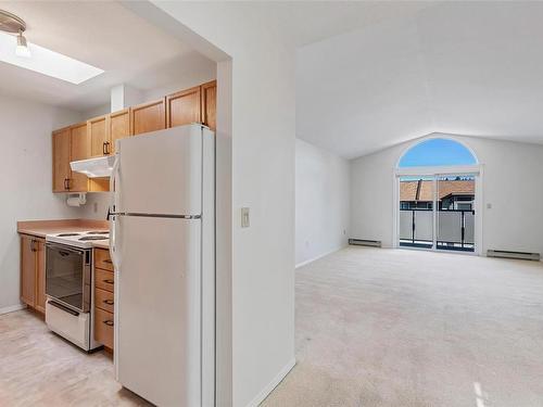 401-254 First St, Duncan, BC - Indoor Photo Showing Kitchen