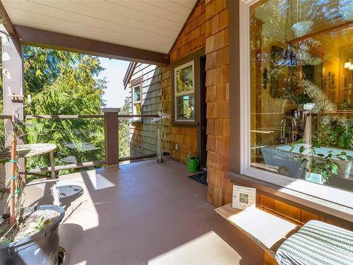 1860 Ashling Rd, Qualicum Beach, BC 