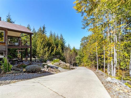 1860 Ashling Rd, Qualicum Beach, BC 