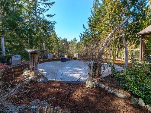 1860 Ashling Rd, Qualicum Beach, BC 