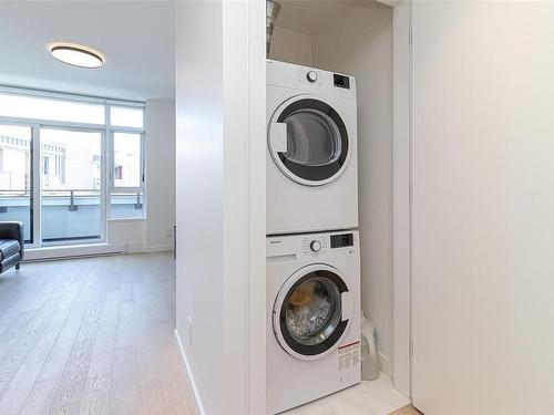 410-530 Michigan St, Victoria, BC - Indoor Photo Showing Laundry Room