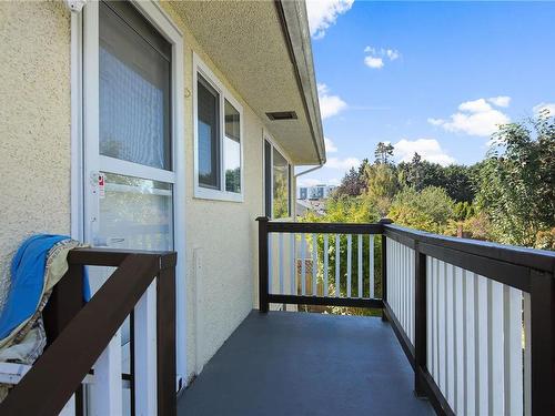 1640 Howroyd Ave, Saanich, BC 