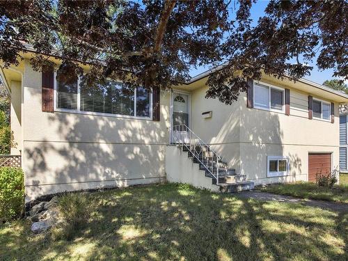 1640 Howroyd Ave, Saanich, BC 