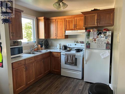 20 Fourth Street, Mt. Pearl, NL - Indoor Photo Showing Kitchen With Double Sink