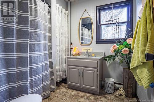 8 Wharf Road, Newcastle Creek, NB - Indoor Photo Showing Bathroom