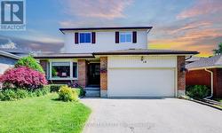 18 WINDERMERE COURT  Kitchener, ON N2N 2W4