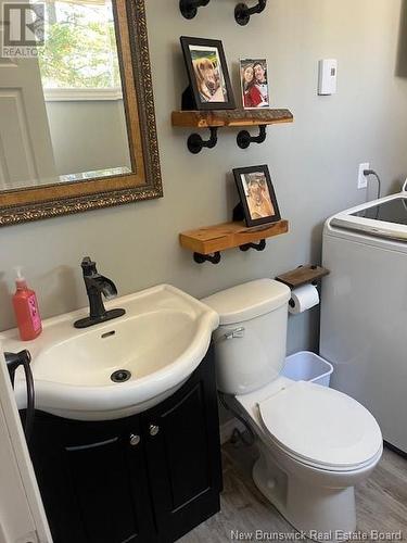 544 Montgomery Street, Dalhousie, NB - Indoor Photo Showing Bathroom