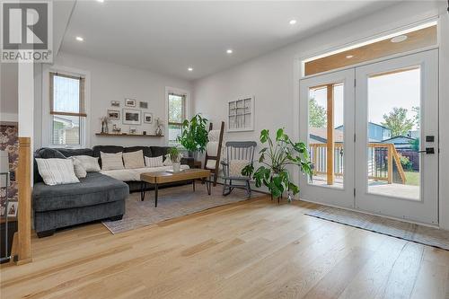 511 Albert Street, Espanola, ON - Indoor Photo Showing Living Room