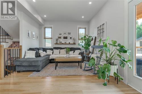 511 Albert Street, Espanola, ON - Indoor Photo Showing Living Room