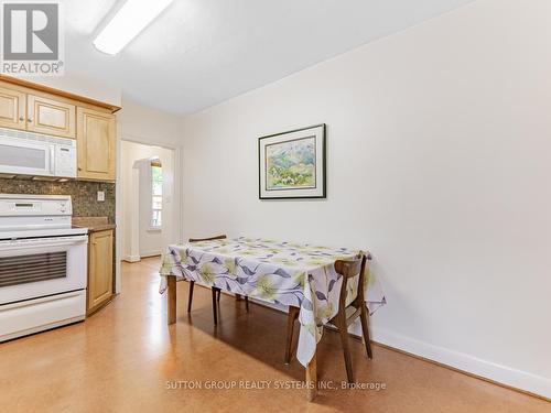 102 Paulart Drive, Toronto (Islington-City Centre West), ON - Indoor Photo Showing Kitchen