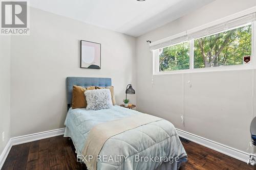 17 Battlefield Drive, Hamilton (Stoney Creek), ON - Indoor Photo Showing Bedroom