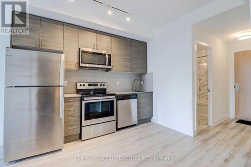 501 - 621 Sheppard Avenue E, Toronto (Bayview Village), ON - Indoor Photo Showing Kitchen With Stainless Steel Kitchen