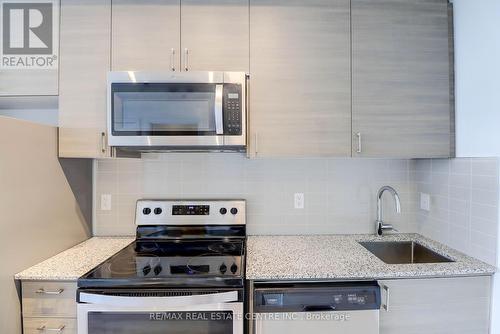 501 - 621 Sheppard Avenue E, Toronto (Bayview Village), ON - Indoor Photo Showing Kitchen With Upgraded Kitchen