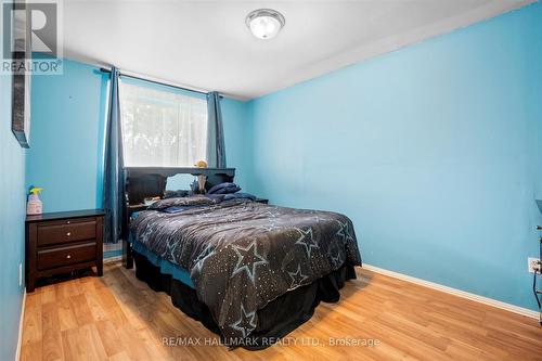 114 Springdale Drive, Barrie (Cundles East), ON - Indoor Photo Showing Bedroom