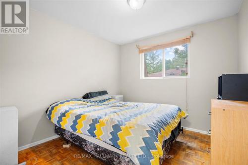 114 Springdale Drive, Barrie (Cundles East), ON - Indoor Photo Showing Bedroom