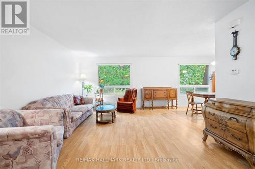 114 Springdale Drive, Barrie (Cundles East), ON - Indoor Photo Showing Living Room